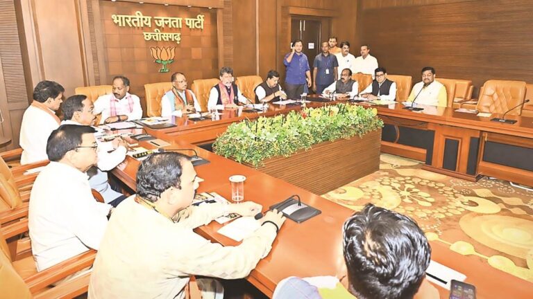 निकाय चुनाव से पहले तिरंगा यात्रा से कार्यकर्ताओं में जोश भरेगी भाजपा, नितिन नबीन ने दिग्गजों संग बनाई रणनीति