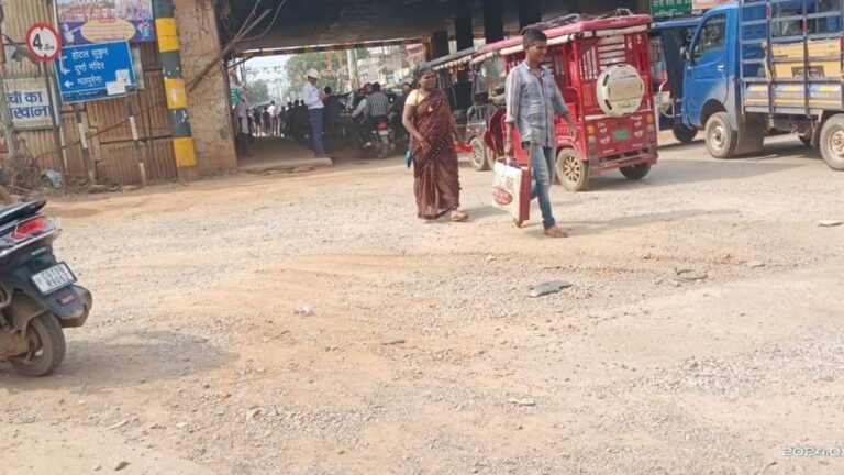 रायपुर की सड़कों की स्थिति: 70 करोड़ की लागत से बनीं सड़कें 70 महीने में ही ध्वस्त