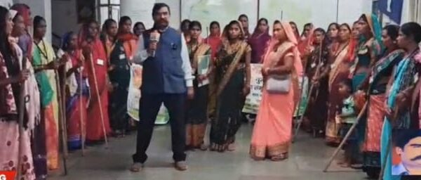 सरायपाली अवैध शराब अवैध वसूली के खिलाफ गुलाबी गैंग ने खोला मोर्चा